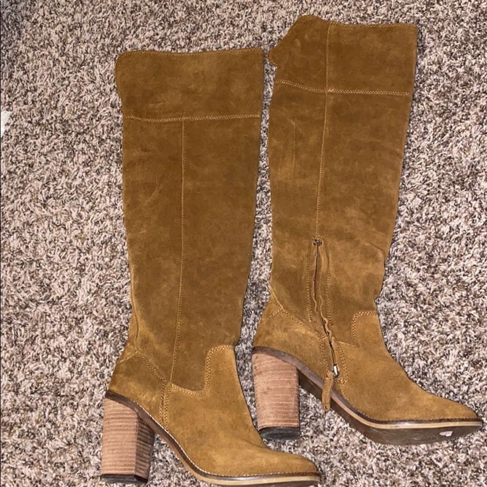 Steve Madden knee high boots. 7.5